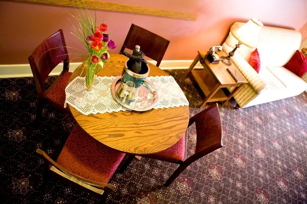 Selkirk Hotel Edmonton
